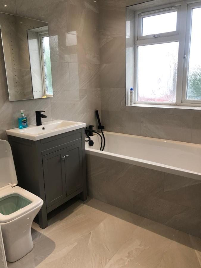 5 Bedroom House In Orpington Kültér fotó